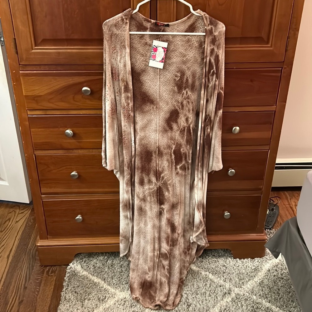Beautiful NWT long full length lightweight brown/beige cardigan. Dolman sleeves.